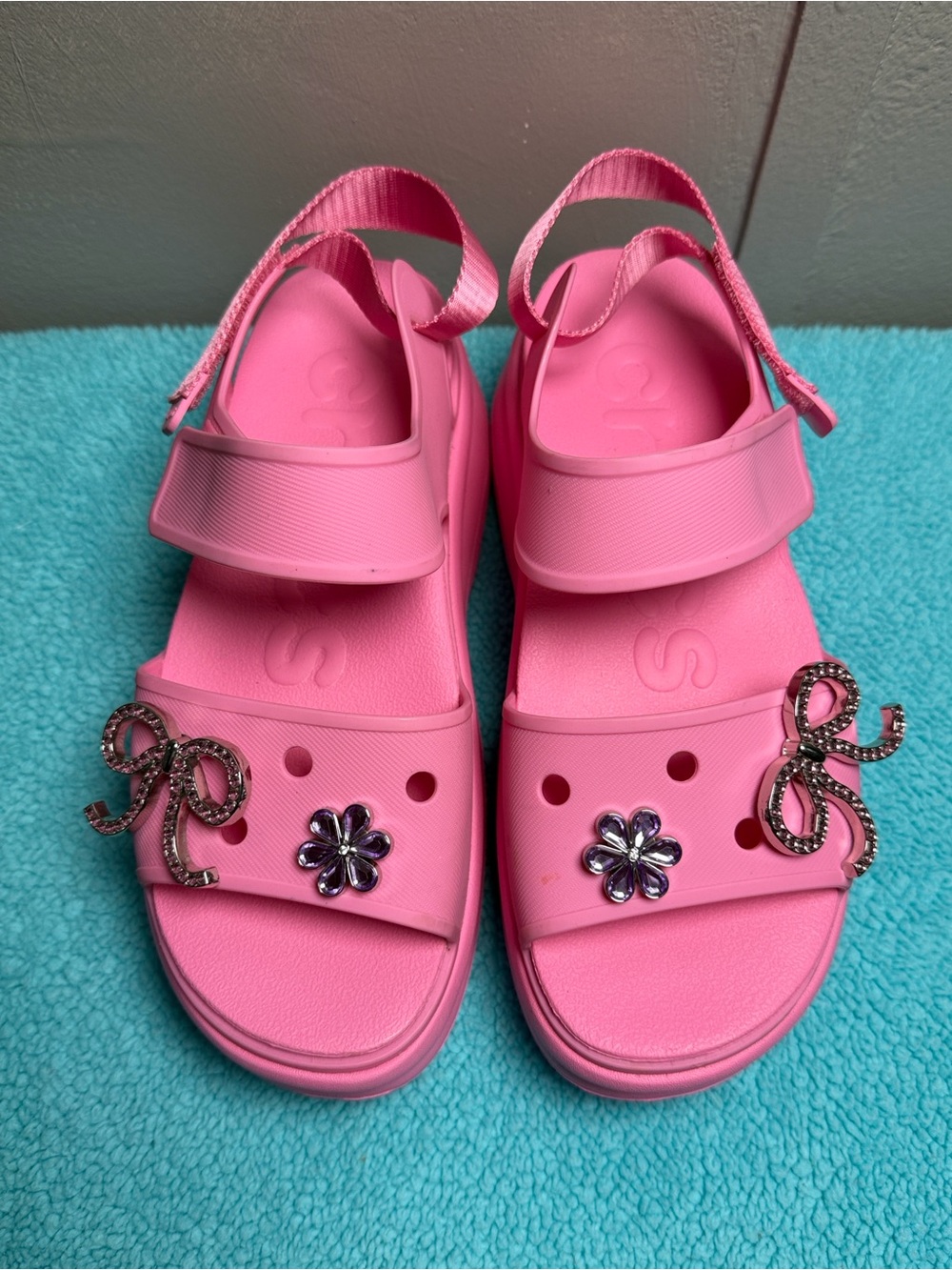 CROCS Pink Womens Sandal Clogs with Bow & Flower Charms